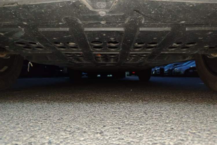 Used NETA V 2021 Long-Range Entertainment Edition Upgrade Model Chassis Front