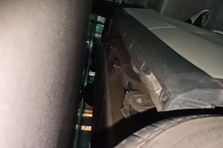 Used NETA V 2021 Standard Range Entertainment Version – Upgraded Model Chassis Rear Left