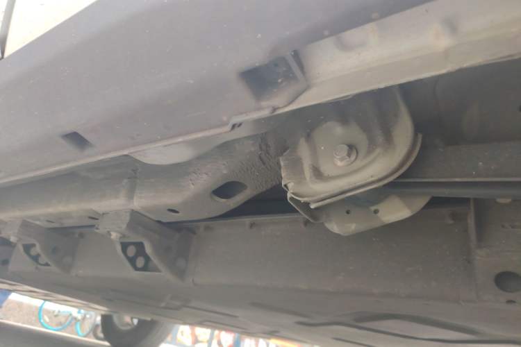 Used NETA V 2021 Long-Range Entertainment Edition Upgrade Model Chassis Rear Left