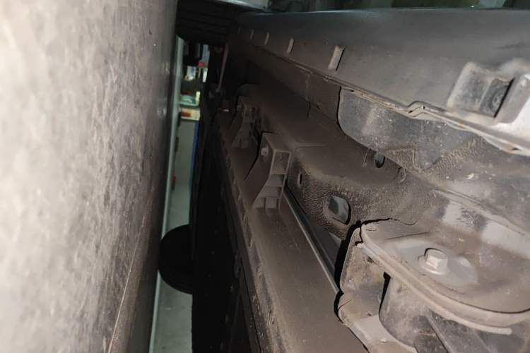 Used NETA V 2021 Standard Range Entertainment Version – Upgraded Model Chassis Rear Left