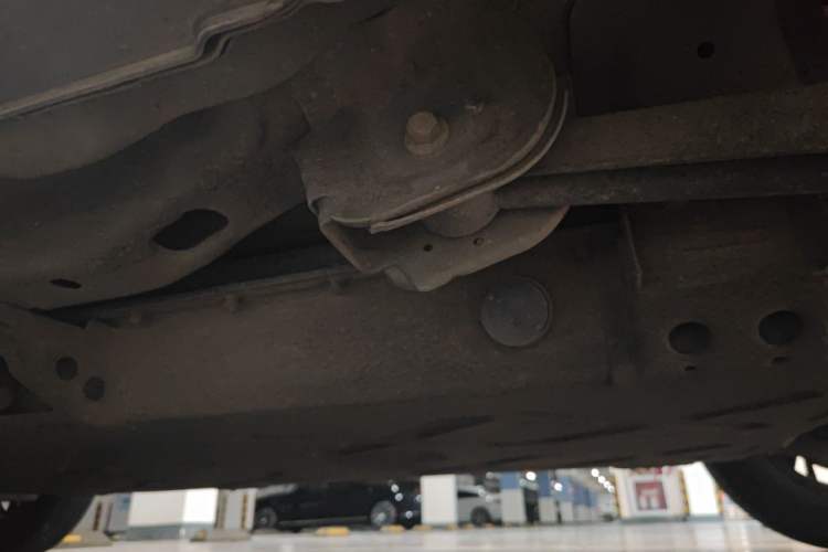 Used NETA V 2021 Long-Range Entertainment Edition Upgrade Model Chassis Rear Left