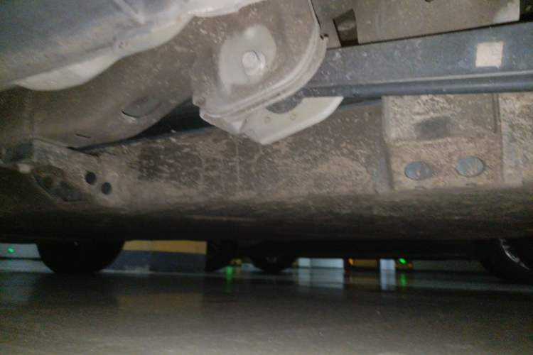 Used NETA V 2021 Long-Range Entertainment Edition Upgrade Model Chassis Rear Left