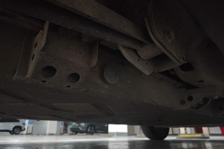Used NETA V 2021 Long-Range Entertainment Edition Upgrade Model Chassis Rear Right