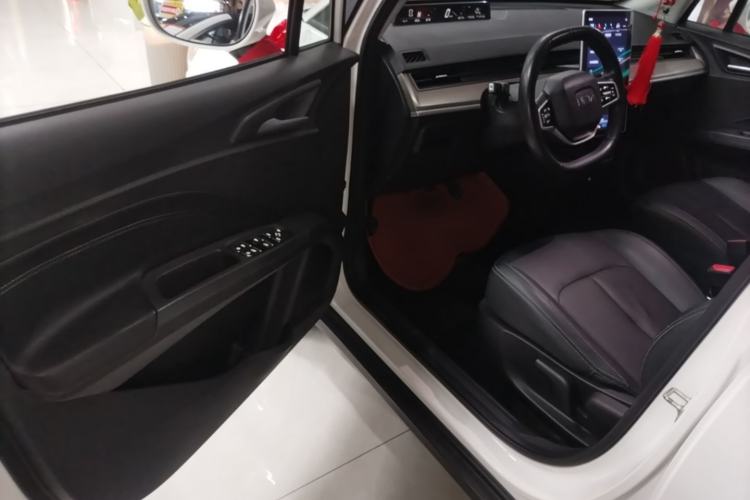 Used NETA V 2021 Long-Range Entertainment Edition Driver Seat