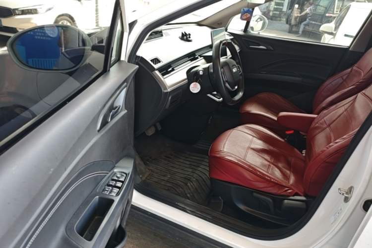 Used NETA V 2021 Standard Range Entertainment Version – Upgraded Model Driver Seat