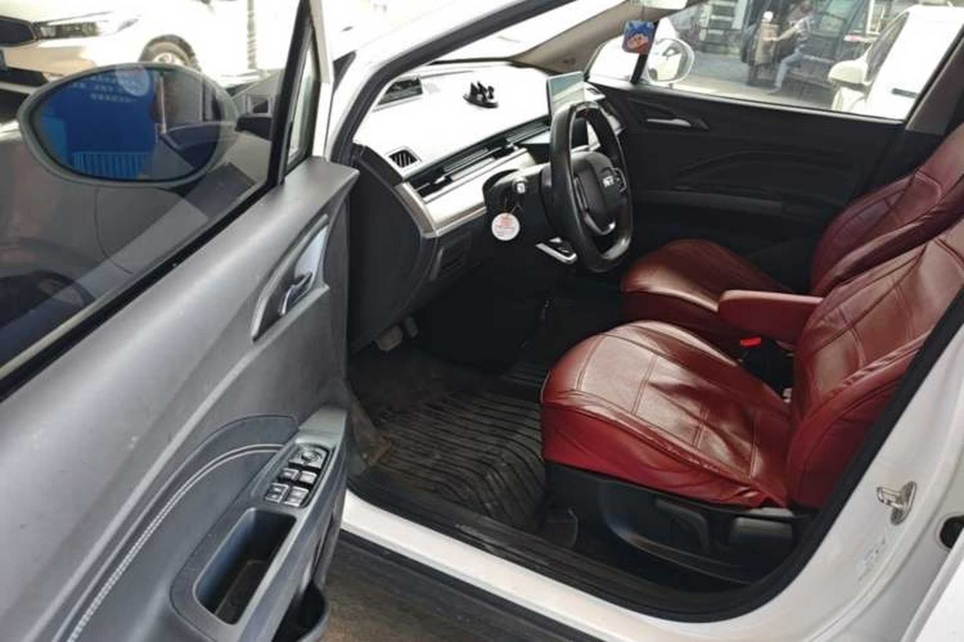 Used NETA V 2021 Standard Range Entertainment Version – Upgraded Model Driver Seat