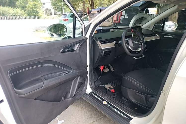 Used NETA V 2021 Standard Range Entertainment Version – Upgraded Model Driver Seat
