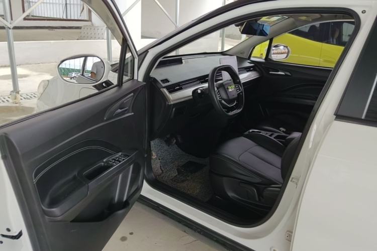 Used NETA V 2021 Long-Range Entertainment Edition Driver Seat