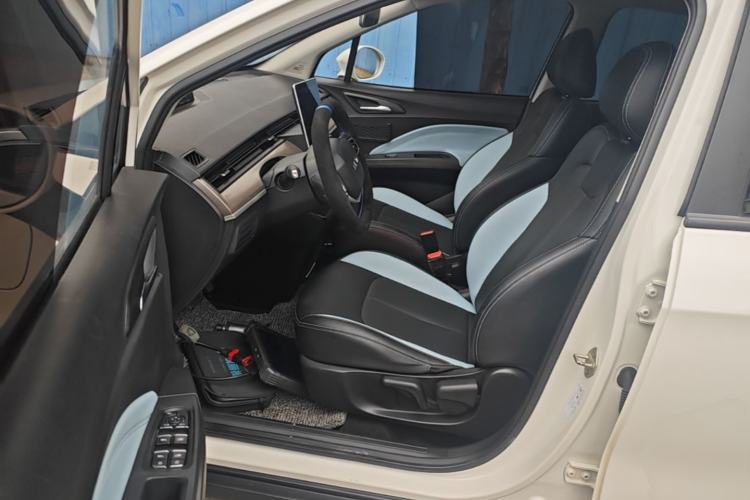 Used NETA V 2021 Long-Range Entertainment Edition Driver Seat