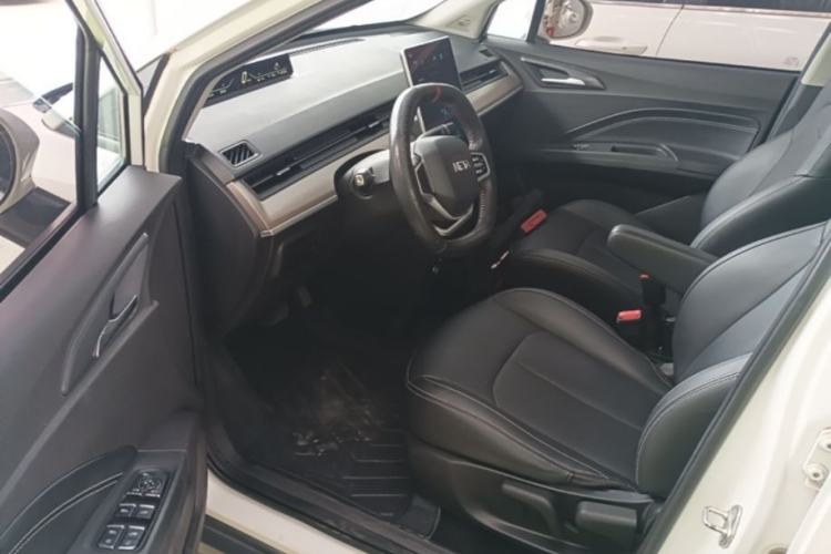 Used NETA V 2021 Standard Range Entertainment Version – Upgraded Model Driver Seat