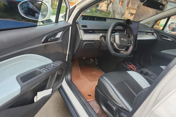 Used NETA V 2021 Long-Range Entertainment Edition Upgrade Model Driver Seat