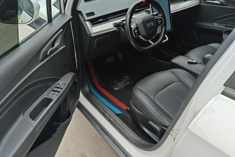 Used NETA V 2021 Long-Range Entertainment Edition Upgrade Model Driver Seat