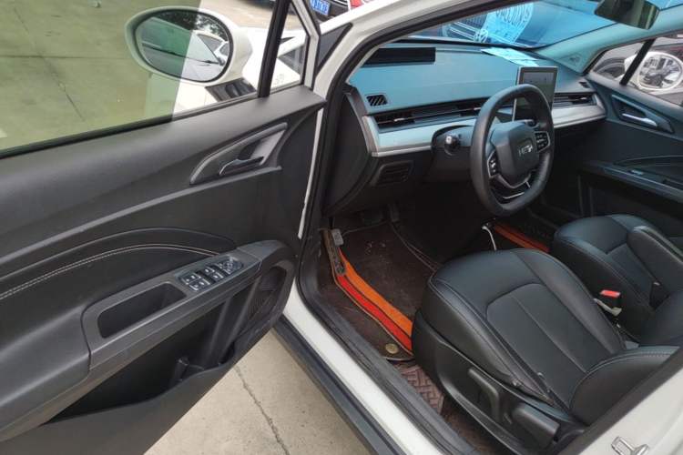 Used NETA V 2021 Long-Range Smart Edition Driver Seat
