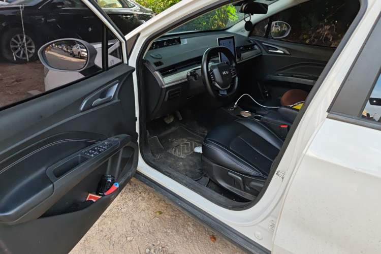 Used NETA V 2021 Long-Range Entertainment Edition Driver Seat