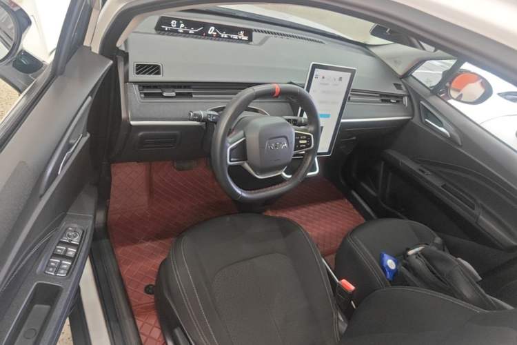 Used NETA V 2021 Standard Range Entertainment Version – Upgraded Model Driver Seat