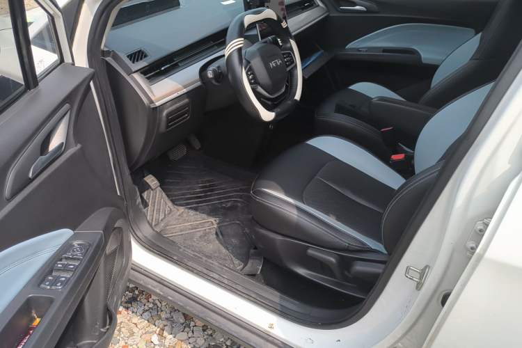 Used NETA V 2021 Long-Range Entertainment Edition Driver Seat