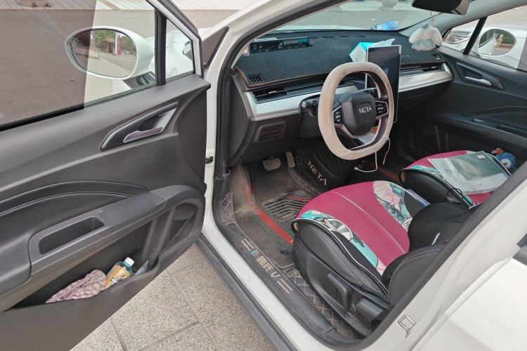 Used NETA V 2021 Long-Range Entertainment Edition Upgrade Model Driver Seat