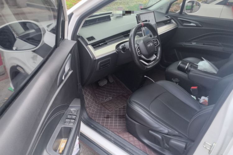 Used NETA V 2021 Long-Range Entertainment Edition Upgrade Model Driver Seat