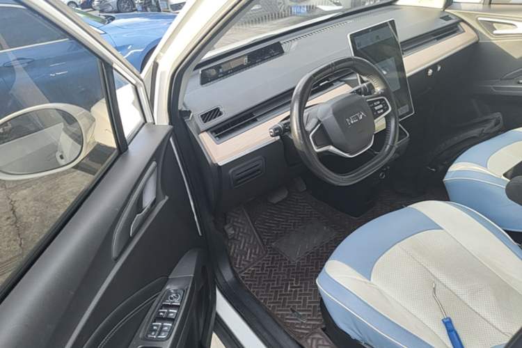 Used NETA V 2021 Standard Range Entertainment Edition Driver Seat