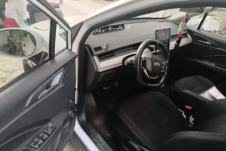 Used NETA V 2021 Standard Range Entertainment Version – Upgraded Model Driver Seat