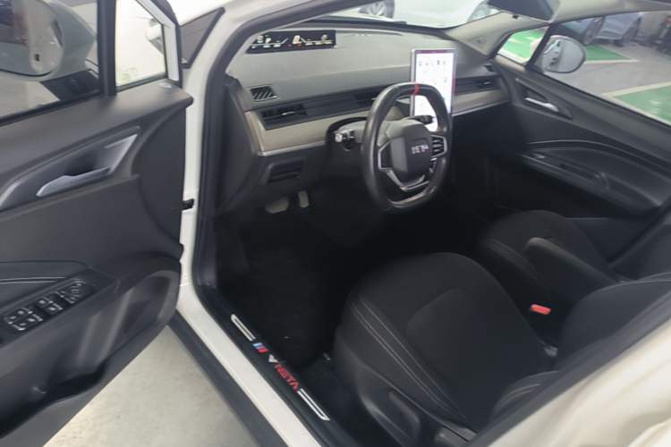 Used NETA V 2021 Standard Range Entertainment Version – Upgraded Model Driver Seat