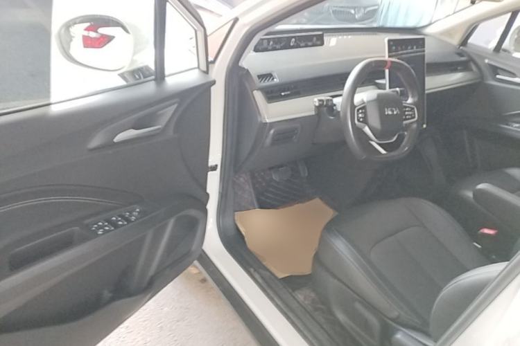 Used NETA V 2021 Long-Range Entertainment Edition Upgrade Model Driver Seat