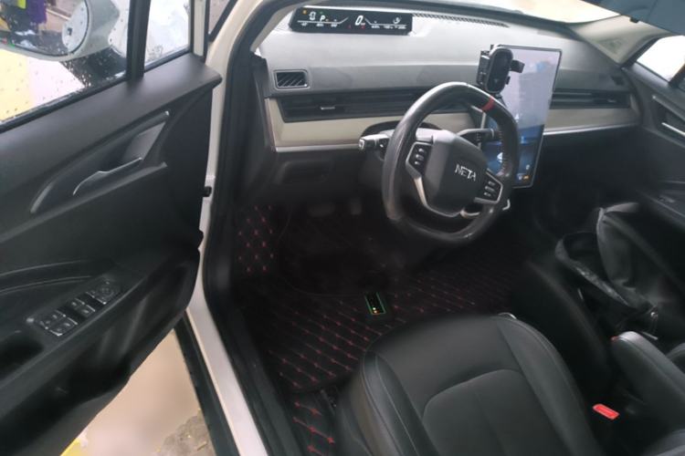 Used NETA V 2021 Long-Range Entertainment Edition Upgrade Model Driver Seat