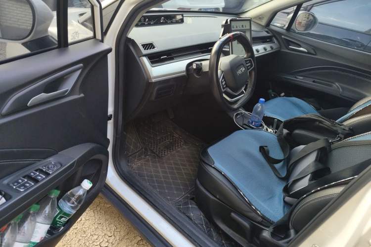Used NETA V 2021 Long-Range Entertainment Edition Upgrade Model Driver Seat