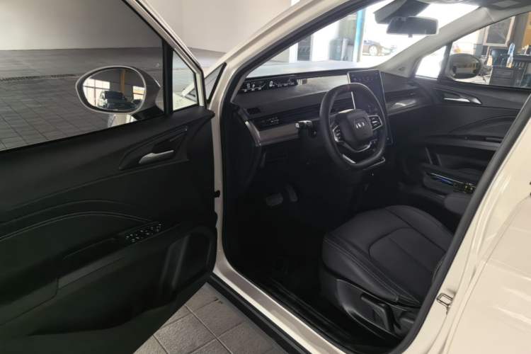 Used NETA V 2021 Long-Range Entertainment Edition Upgrade Model Driver Seat
