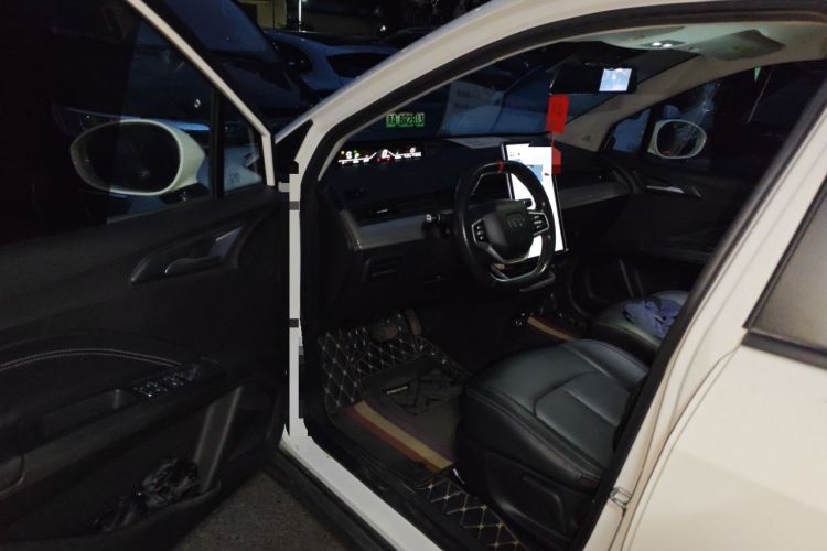 Used NETA V 2021 Long-Range Entertainment Edition Upgrade Model Driver Seat