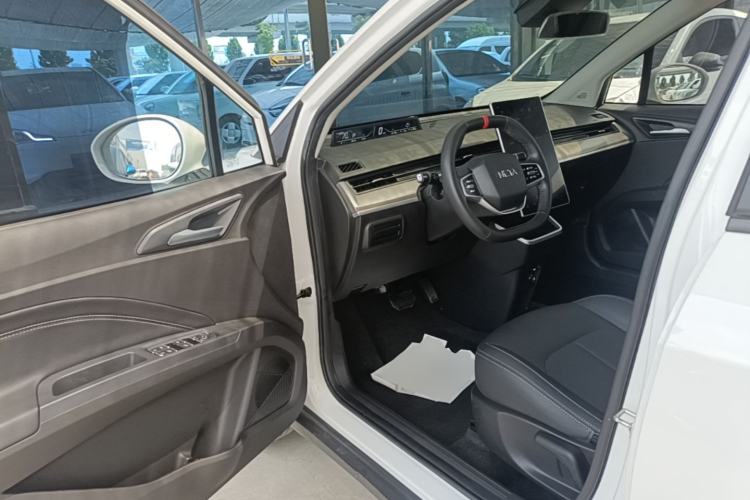 Used NETA V 2021 Long-Range Entertainment Edition Upgrade Model Driver Seat