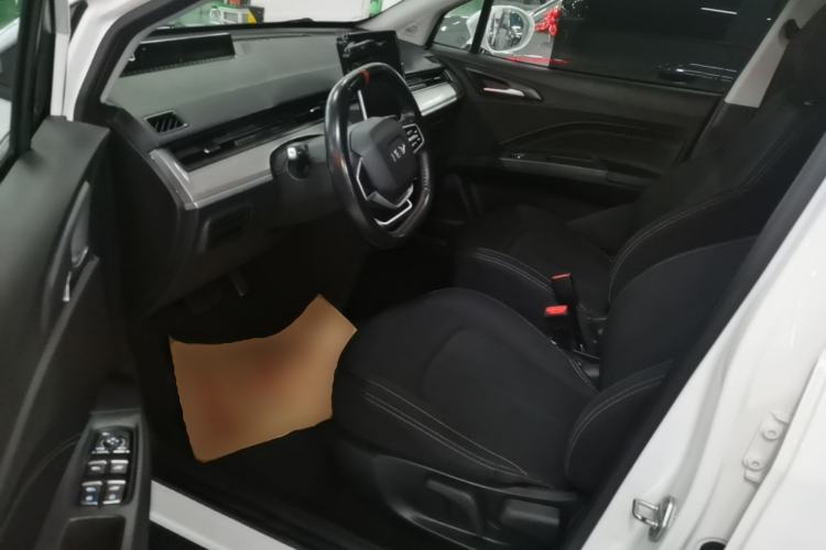 Used NETA V 2021 Standard Range Entertainment Version – Upgraded Model Driver Seat