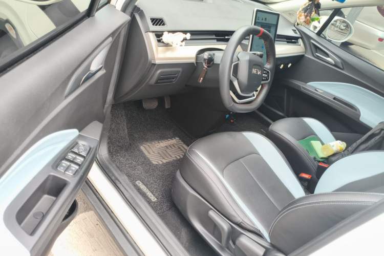 Used NETA V 2021 Standard Range Entertainment Version – Upgraded Model Driver Seat