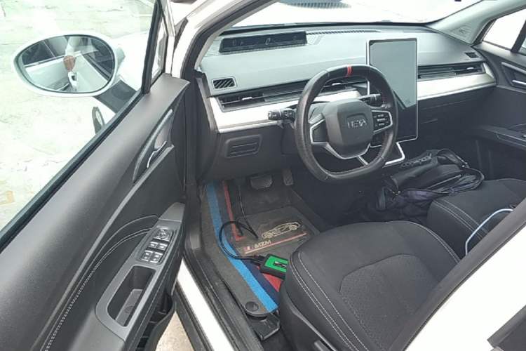 Used NETA V 2021 Standard Range Entertainment Version – Upgraded Model Driver Seat