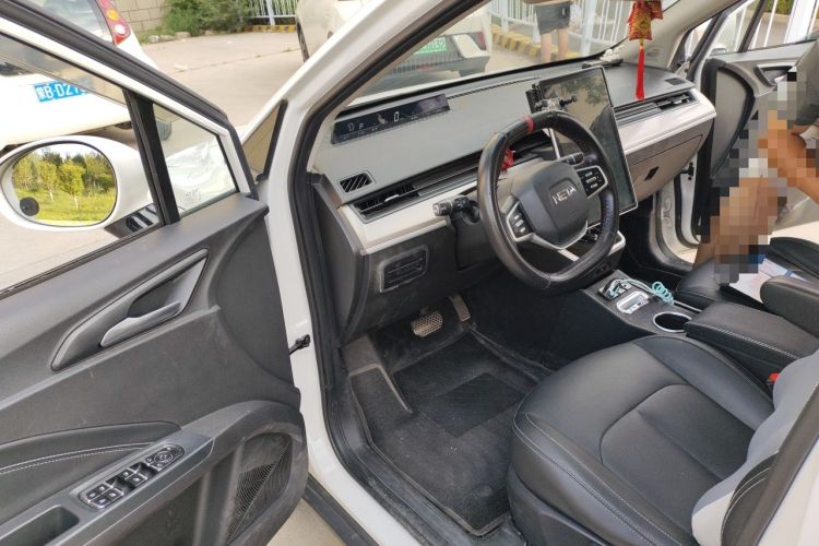 Used NETA V 2021 Long-Range Entertainment Edition Upgrade Model Driver Seat