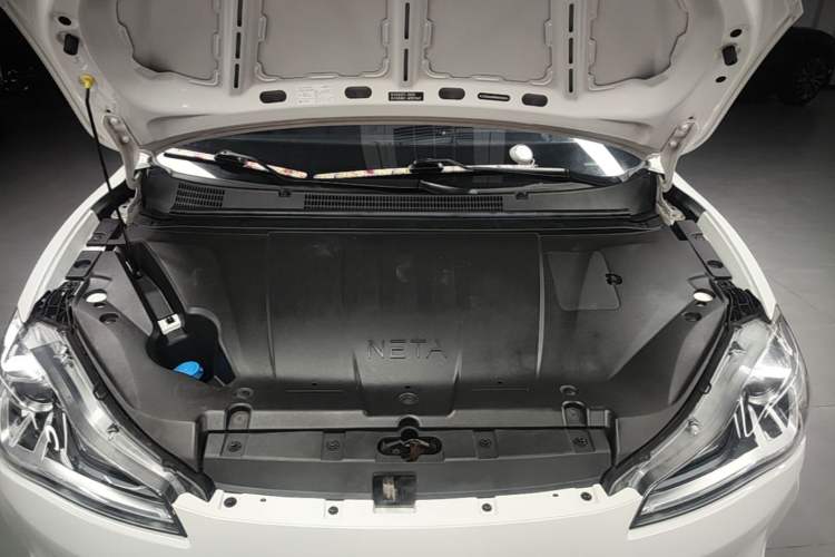 Used NETA V 2021 Long-Range Entertainment Edition Upgrade Model Engine Bay