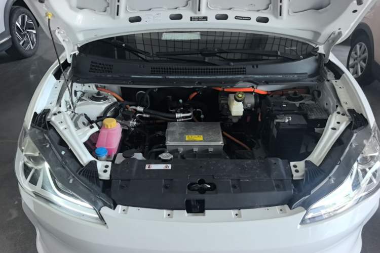 Used NETA V 2021 Long-Range Entertainment Edition Upgrade Model Engine Bay