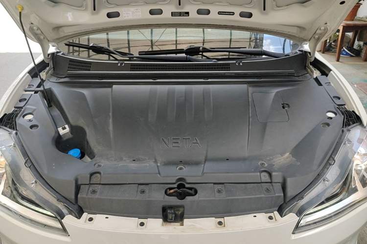 Used NETA V 2021 Long-Range Entertainment Edition Upgrade Model Engine Bay