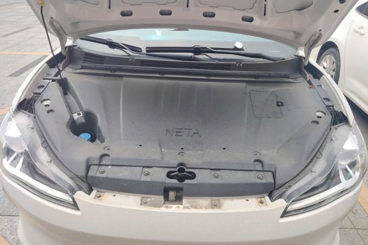 Used NETA V 2021 Long-Range Entertainment Edition Upgrade Model Engine Bay