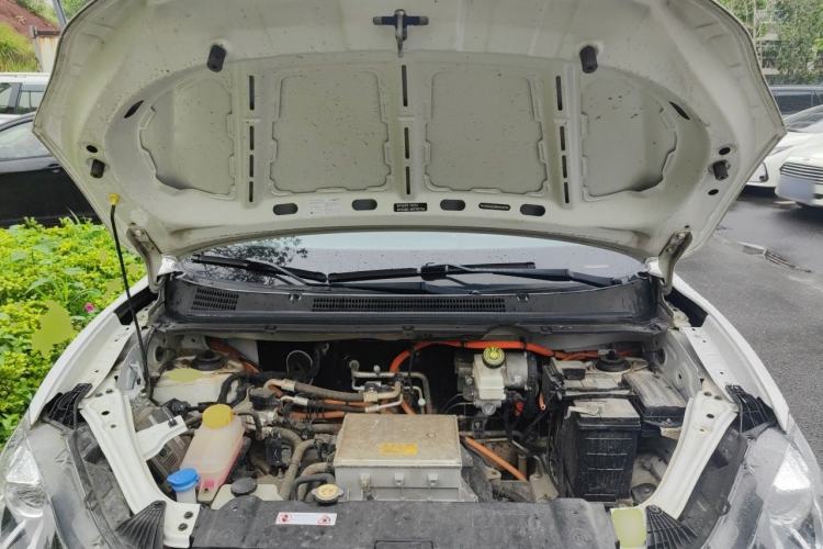 Used NETA V 2021 Long-Range Entertainment Edition Upgrade Model Engine Bay