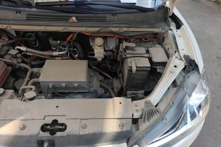 Used NETA V 2021 Long-Range Entertainment Edition Upgrade Model Engine Bay Left