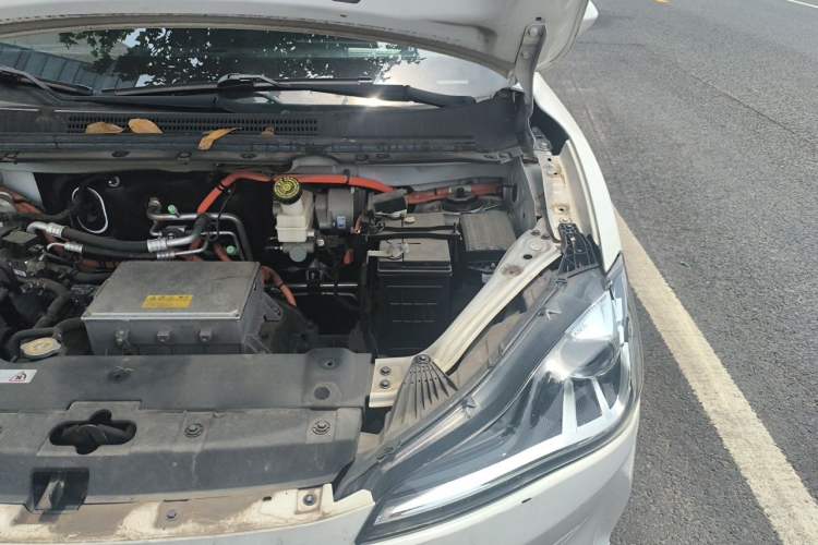 Used NETA V 2021 Long-Range Entertainment Edition Upgrade Model Engine Bay Left