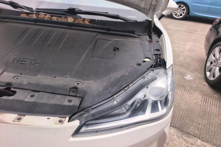 Used NETA V 2021 Standard Range Version Engine Bay Left