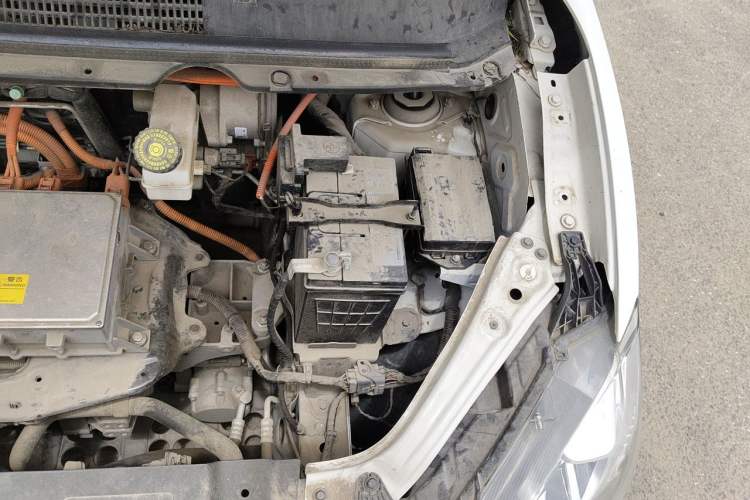 Used NETA V 2021 Long-Range Entertainment Edition Upgrade Model Engine Bay Left
