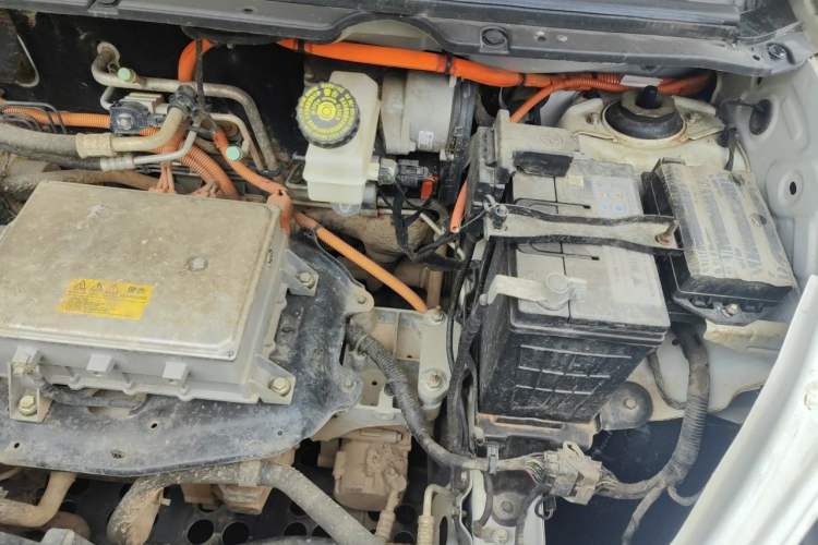 Used NETA V 2021 Long-Range Entertainment Edition Upgrade Model Engine Bay Left