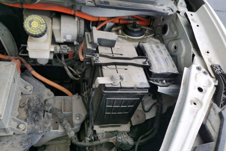 Used NETA V 2021 Long-Range Entertainment Edition Upgrade Model Engine Bay Left