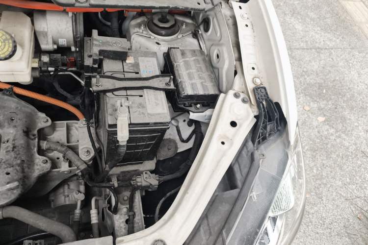 Used NETA V 2021 Standard Range Version Engine Bay Left