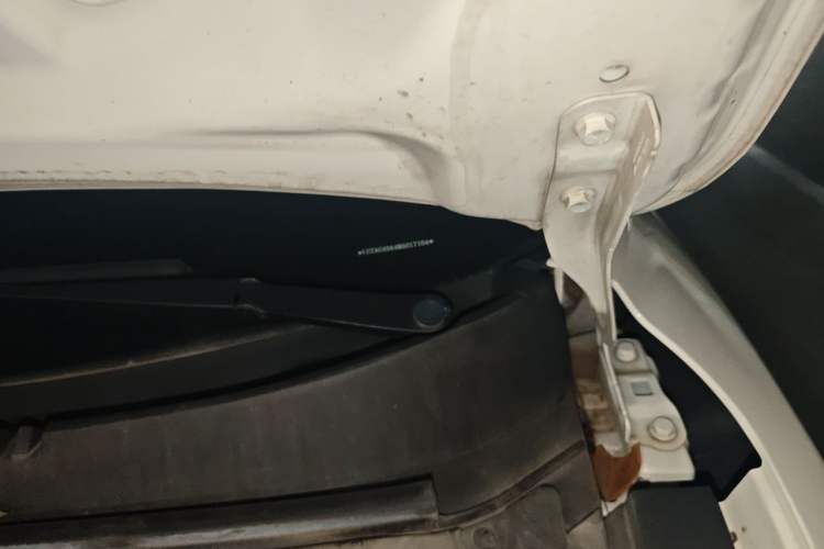 Used NETA V 2021 Standard Range Entertainment Version – Upgraded Model Engine Bay Left