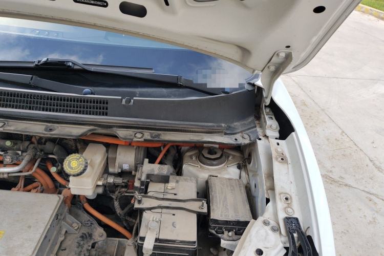 Used NETA V 2021 Long-Range Entertainment Edition Upgrade Model Engine Bay Left