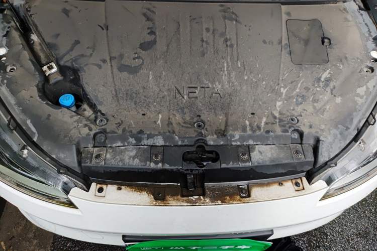 Used NETA V 2021 Standard Range Entertainment Edition Engine Bay